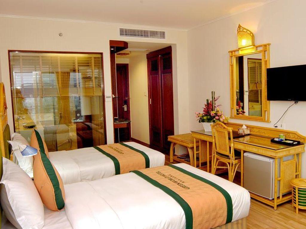 Hotel World 4*