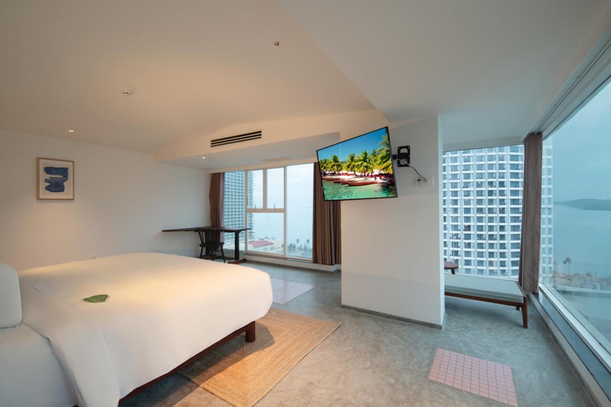 World Hotel