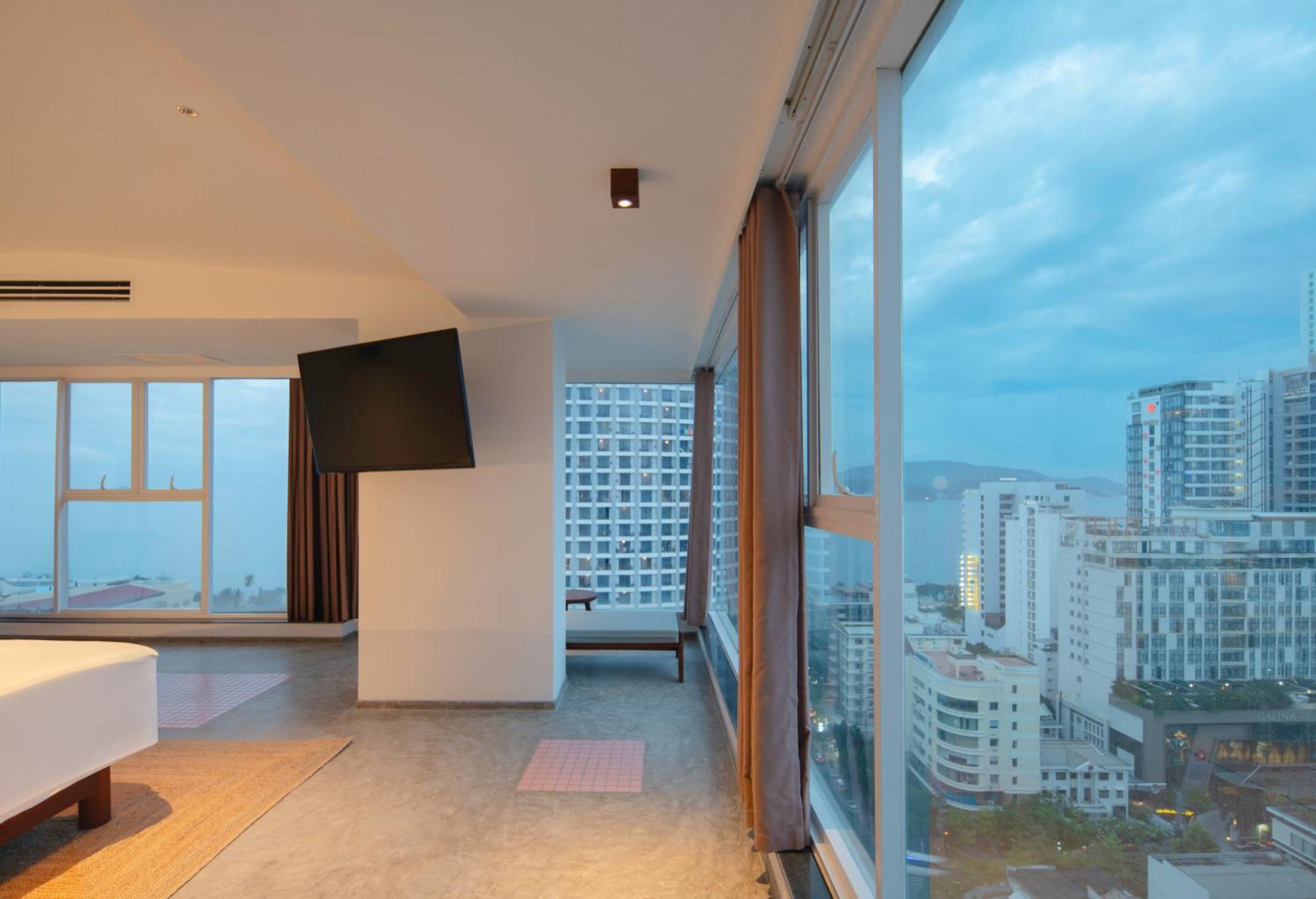 Hotel World 4*