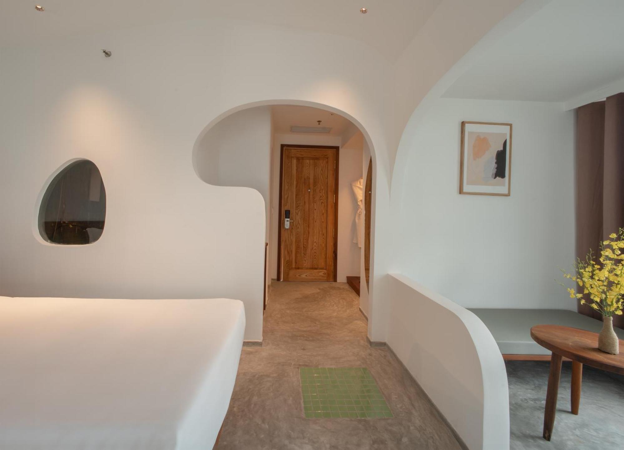 Hotel World